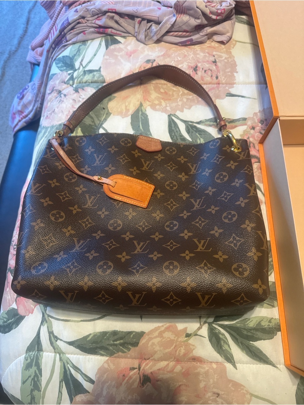 Authentic Louis Vuitton Graceful PM Shoulder Bag in Monogram canvas - Picture 2 of 11